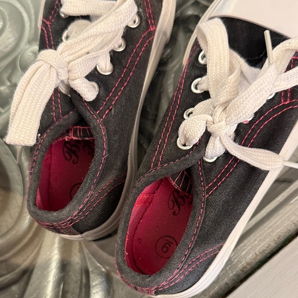 Toddler 9 Black and White Kids Sneakers with Pink Accents - Picture 9 of 10